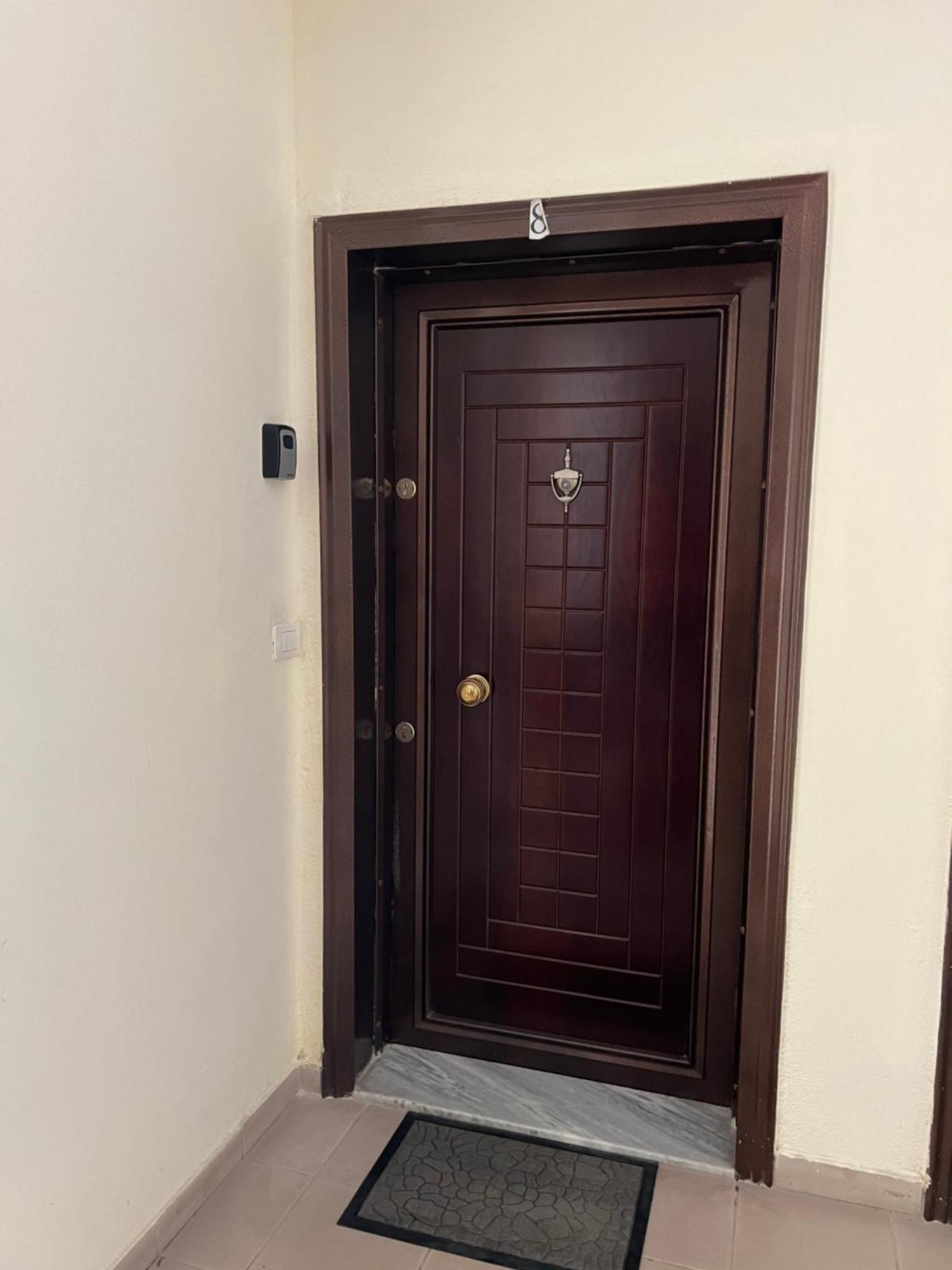 Cane Apartment New Bazaar ティラナ エクステリア 写真